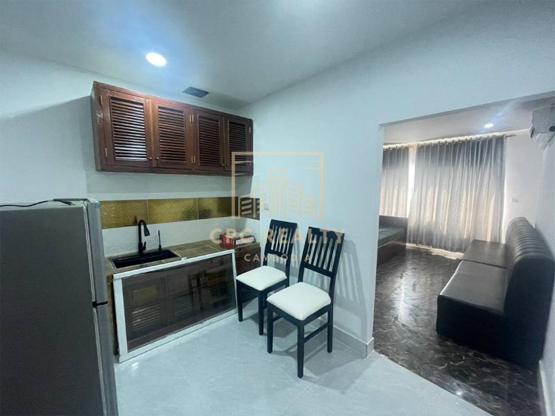 1 Living Room 300$