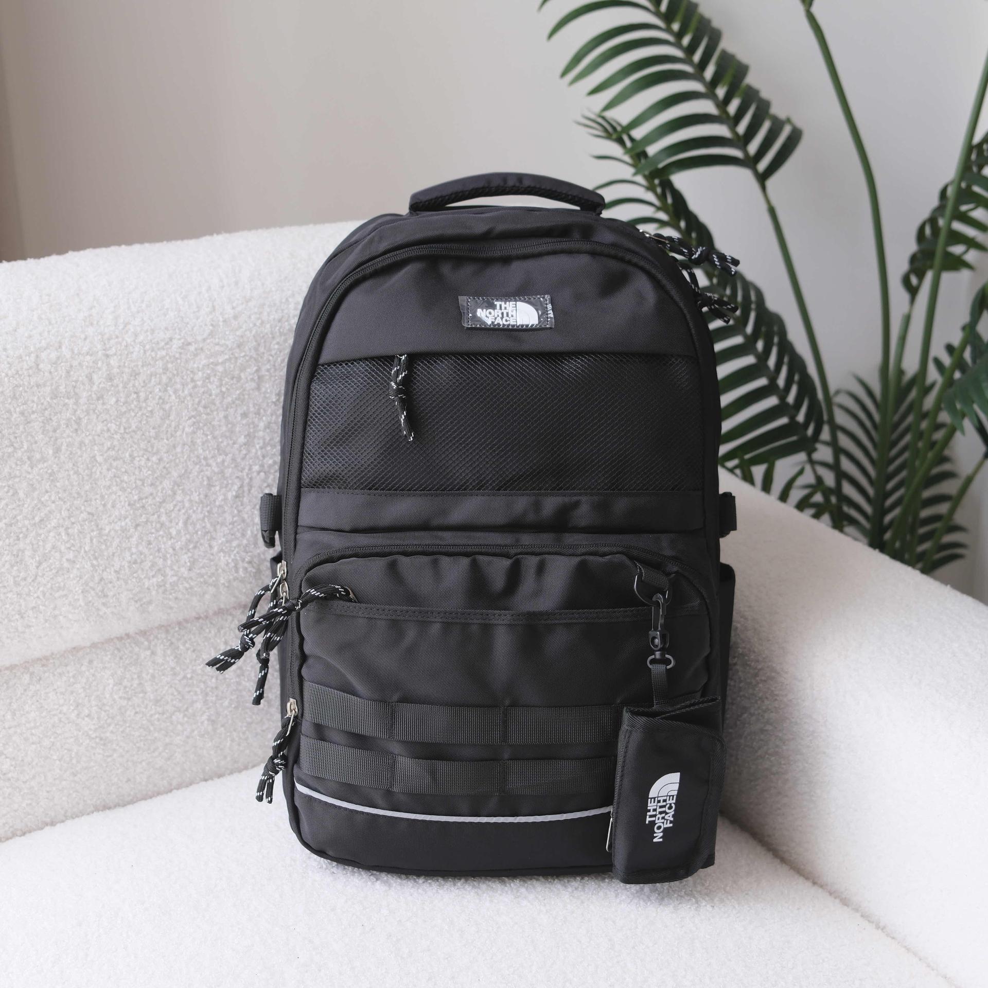 The Northface ពណ៌ខ្មៅ