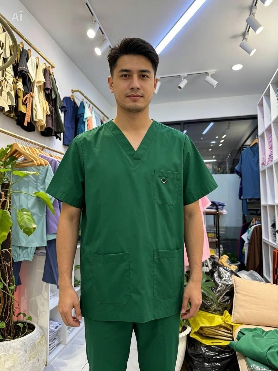ឈុតបុរសពណ៌បៃតង មានខ្ទាស់ដែក - Nurse set for men green color