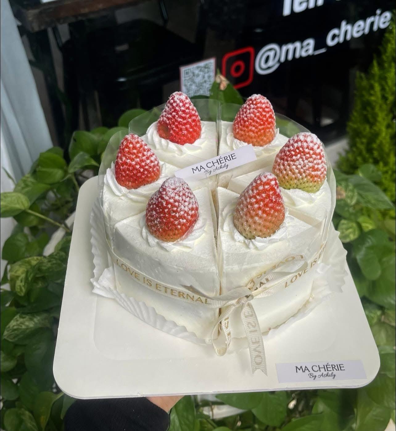 Vanilla Strawberry Cake