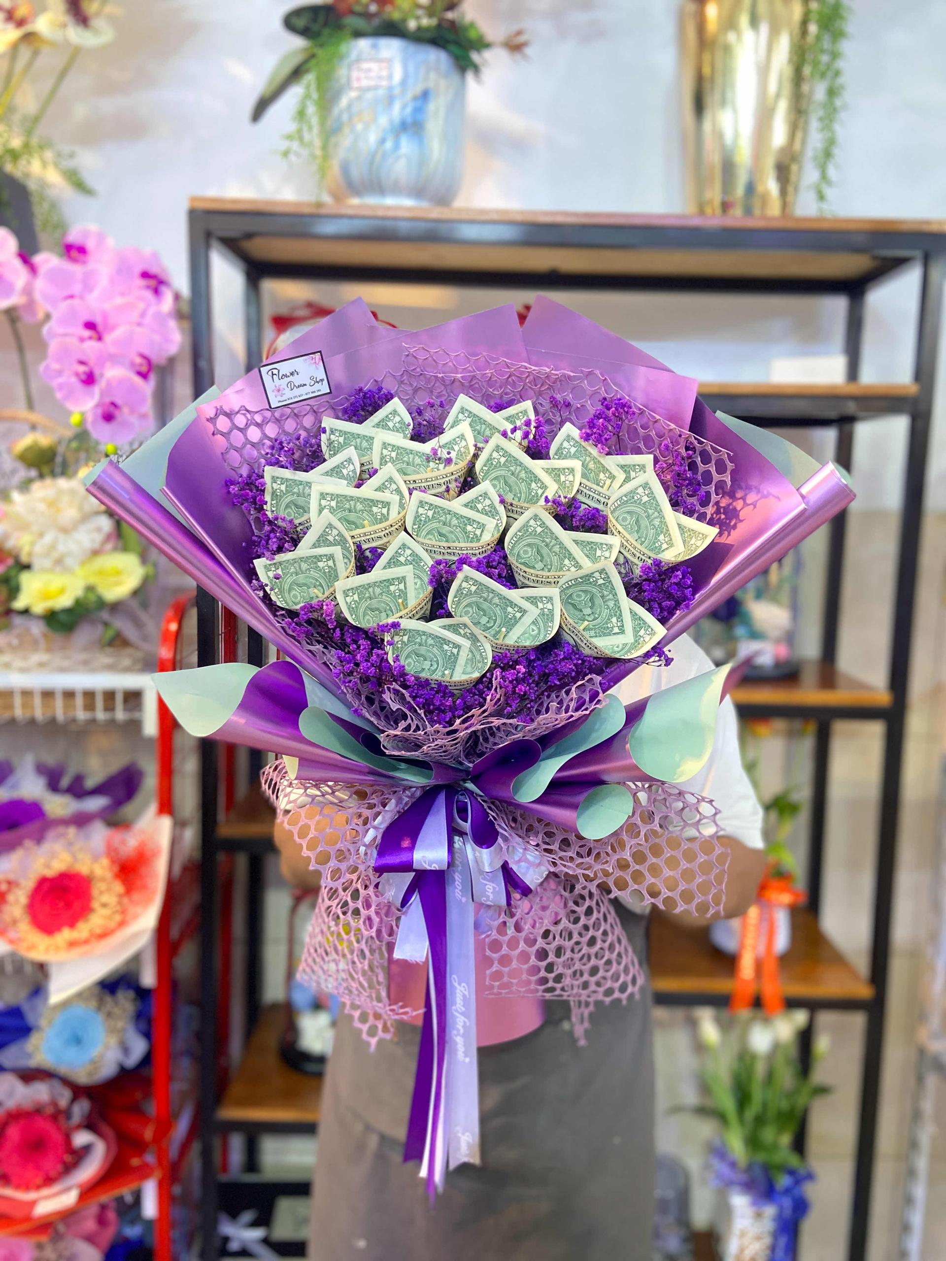 លុយភ្ញៀវ15$ (1$x15សន្លឹក​)