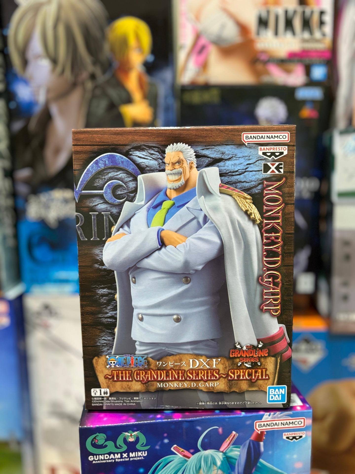 Banpresto DXF The Grandline Series Special Monkey D. Garp figure