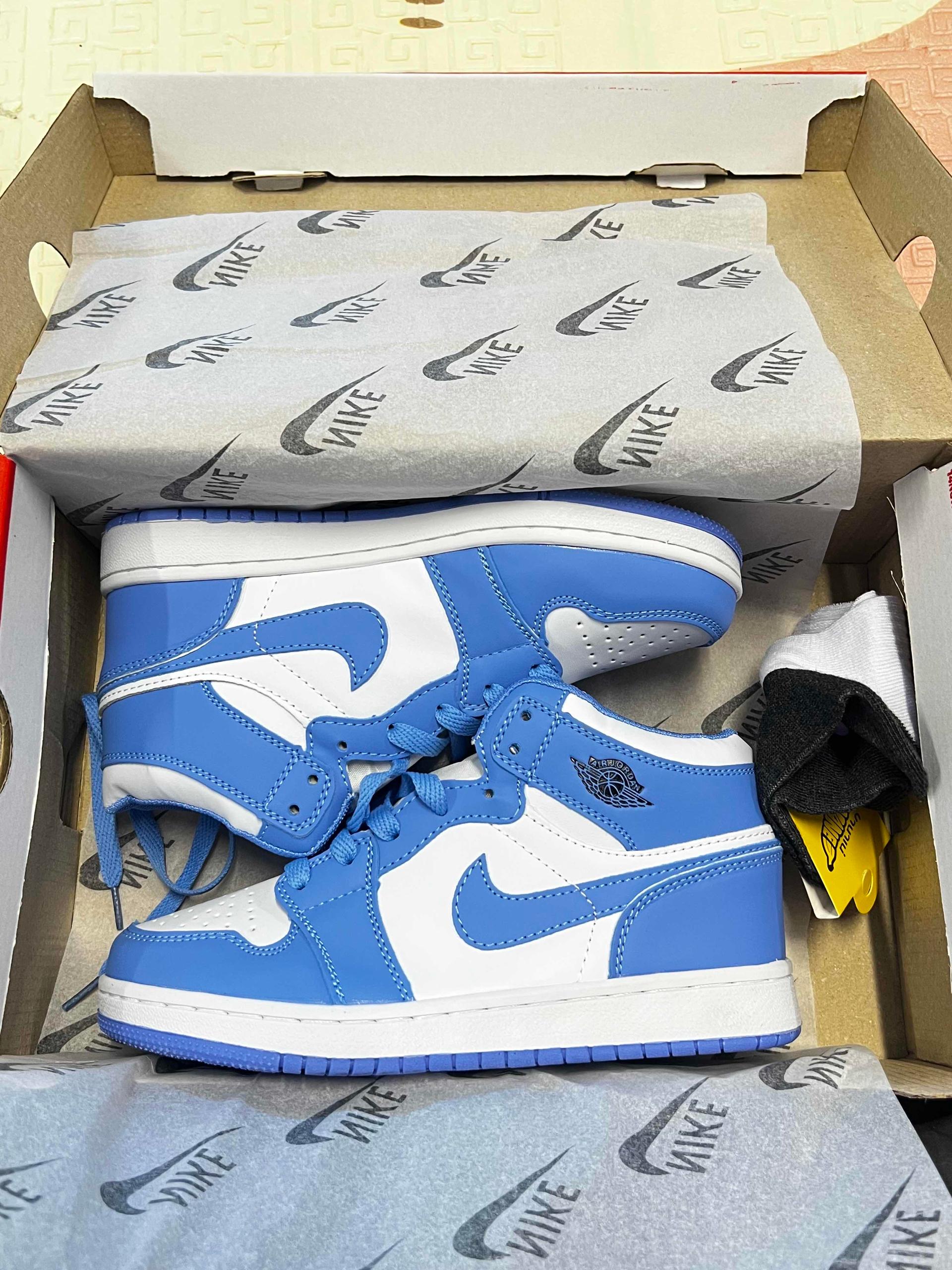 Jordan 1 កវែង