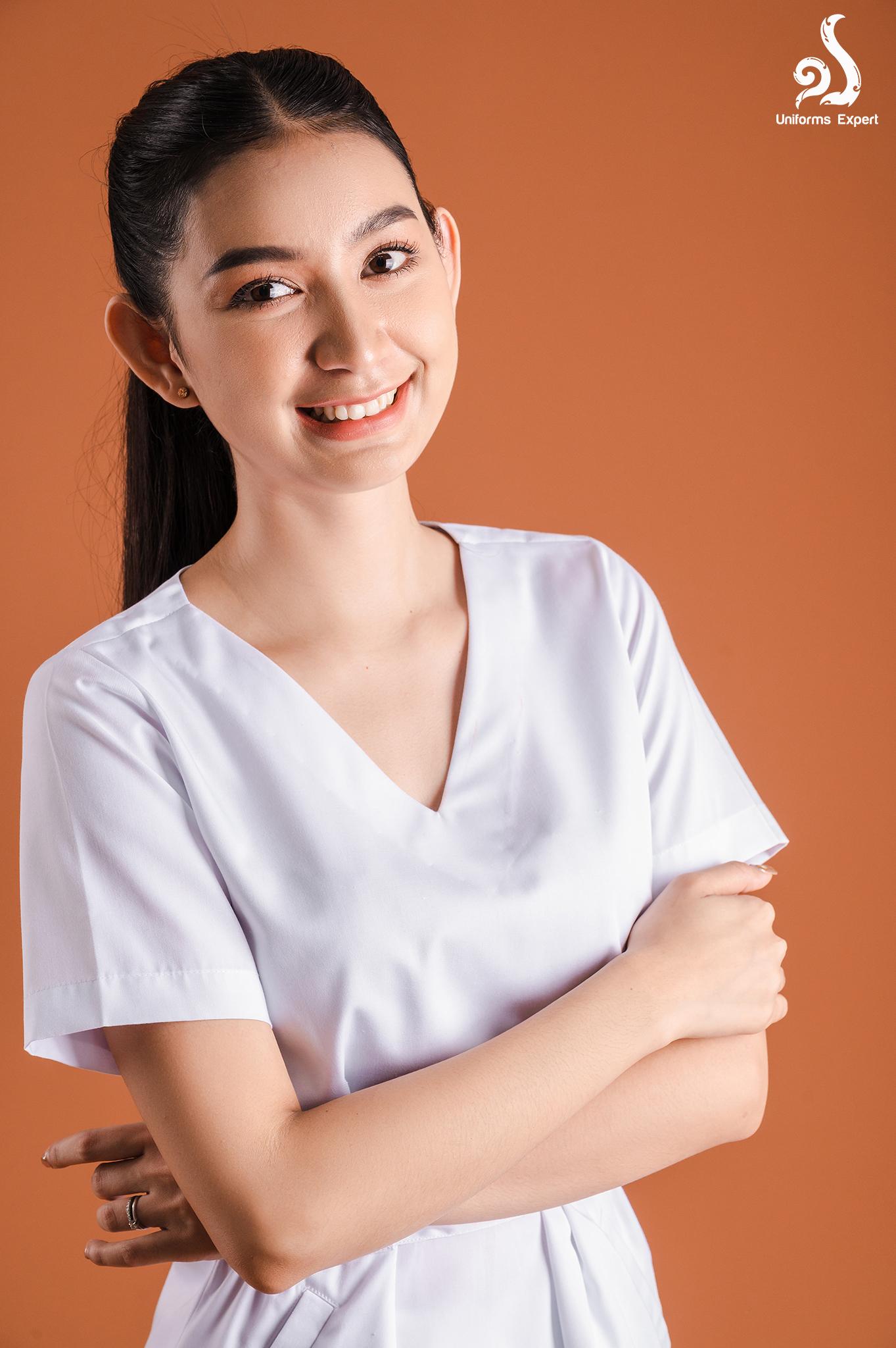 VIPឈុតឯកសណ្ឋានសម្រាប់នារី ពណ៌ស ម៉ូតចង់ខ្សែរ  - Uniform set for women white color with strapless style
