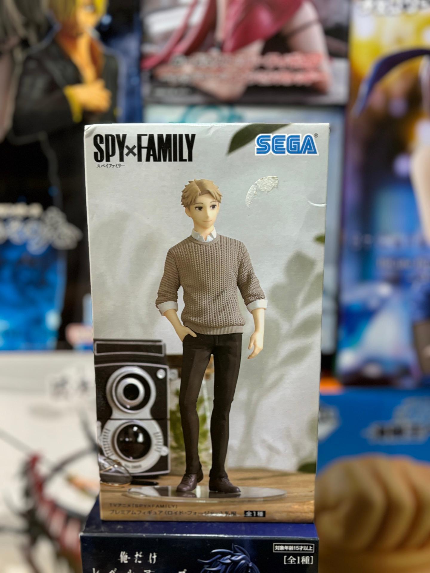 Sega Spy x Family Loid Forger (Plain Clothes) Premium Figure.