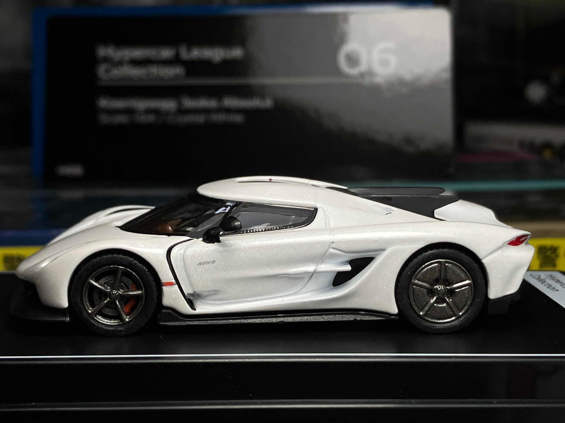 1/64 Koenigsegg Jesko Absolut⚪️