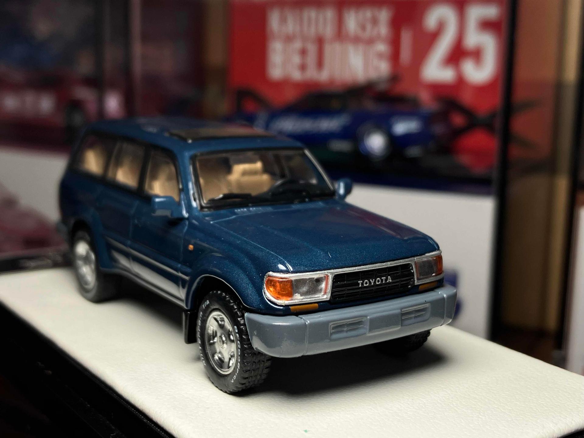 1/64 Toyota Land Cruiser LC80 1994(TYT1006)