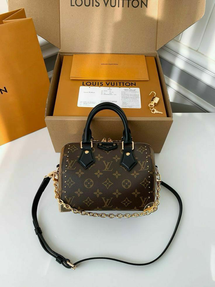 កាបូបម៉ាក”LV”