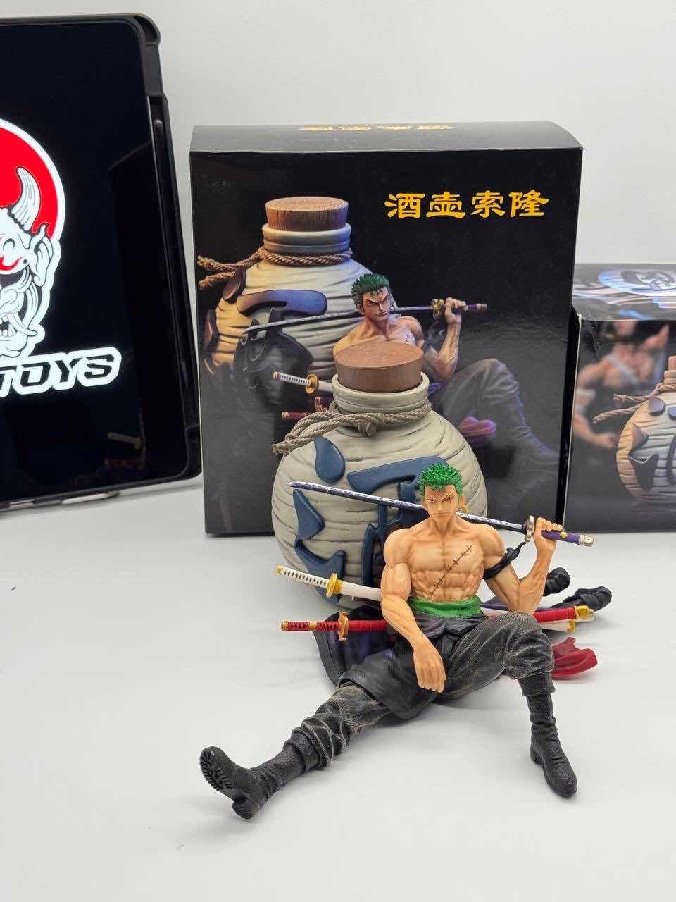 Roronoa Zoro with Wine Pot 