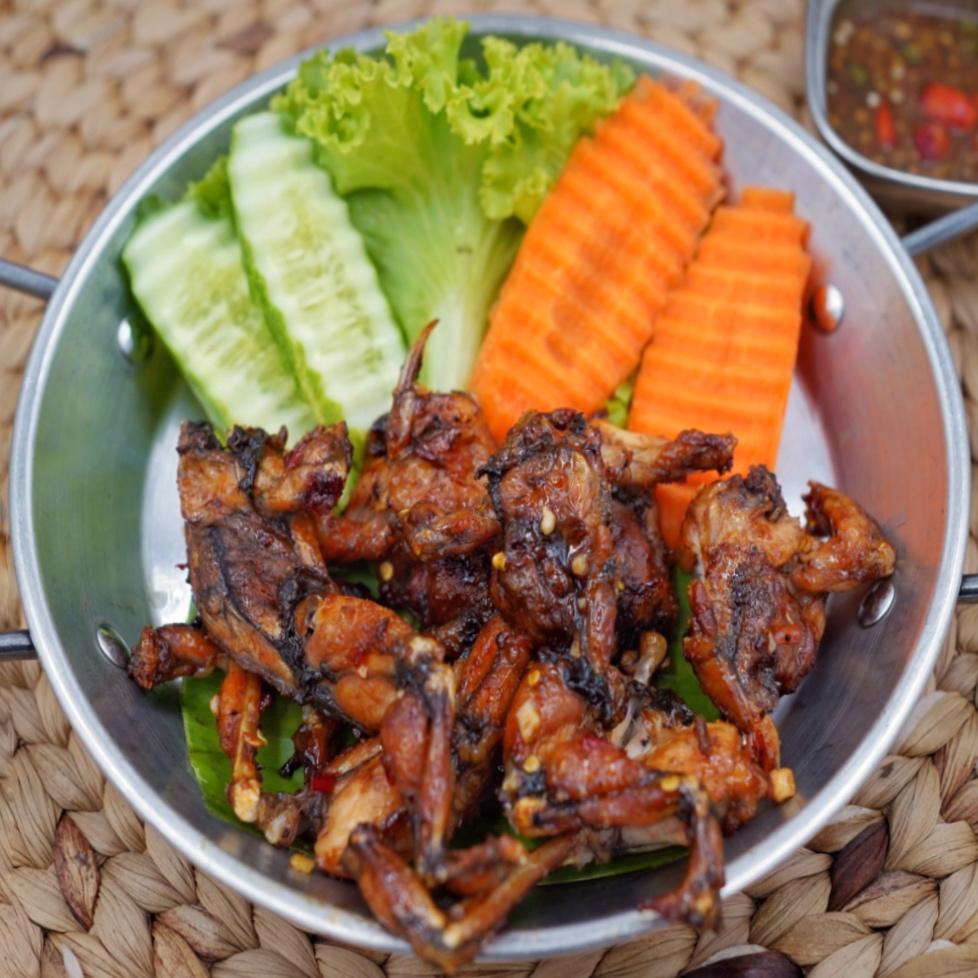 កង្កែបអាំងអំបិលម្ទេស