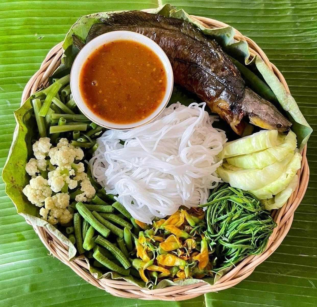 នំបញ្ចុកទឹកប្រហុក សៀមរាប