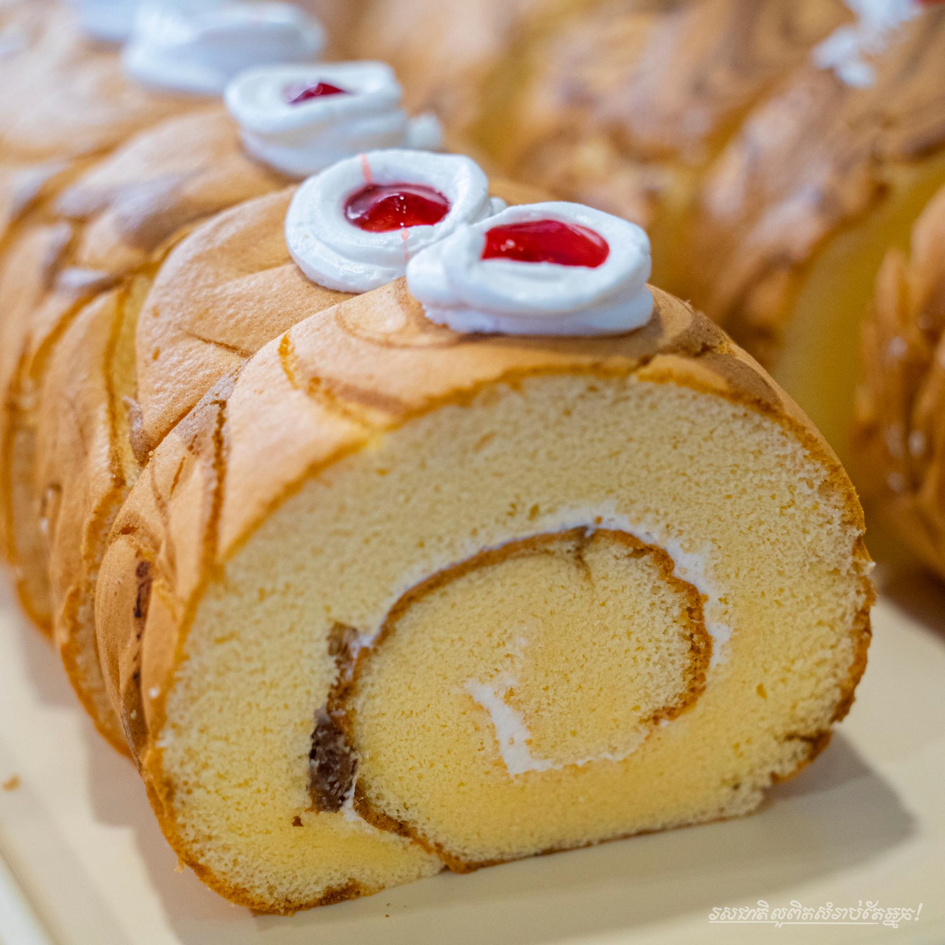 Mixed Fruit Swiss Roll 1pcs