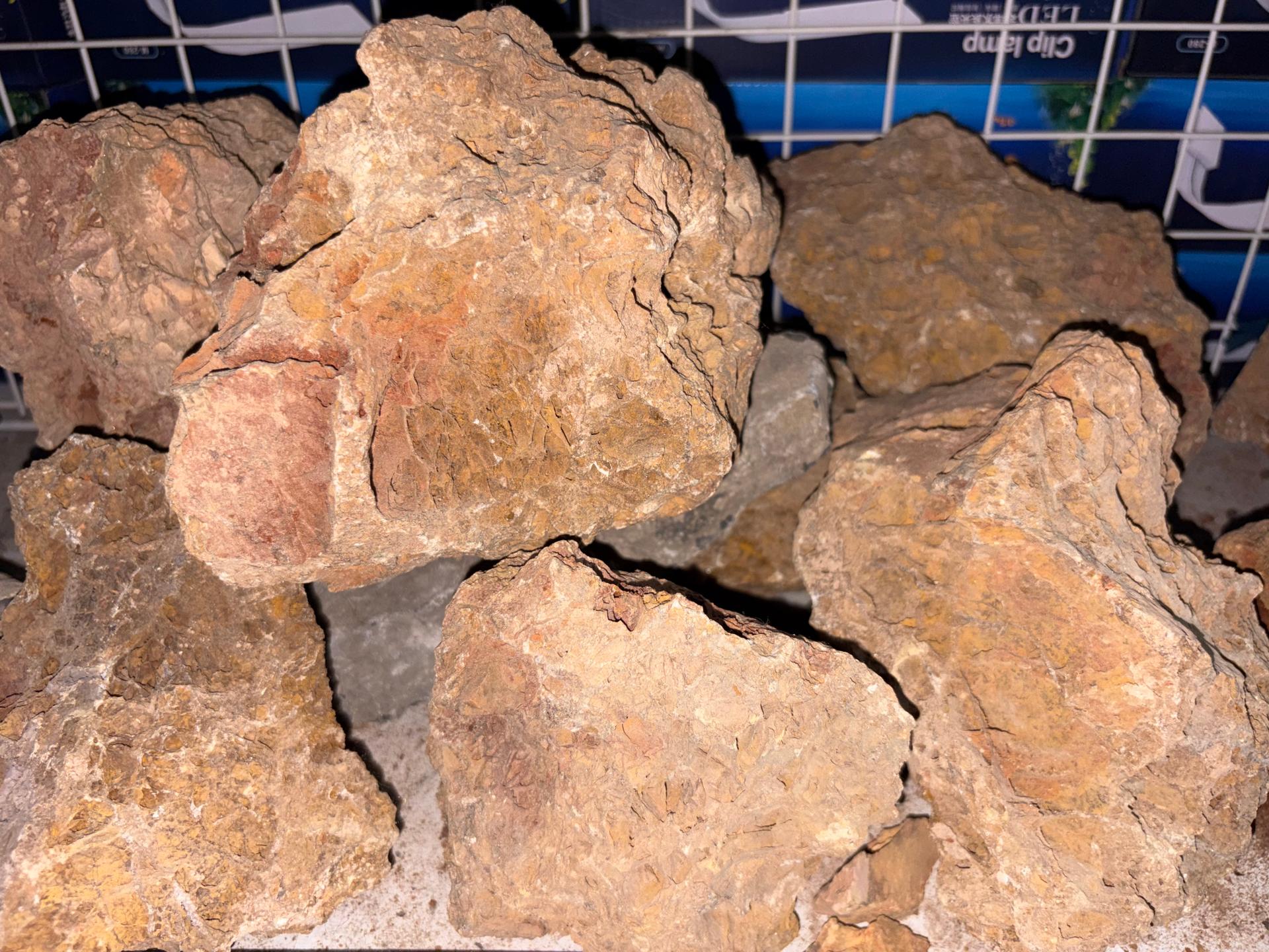 (ថ្មគគី) Aquarium Rock For Decoration ថ្មភ្នំធម្មជាតិធំៗ សម្រាប់ដេគ័រទូត្រី