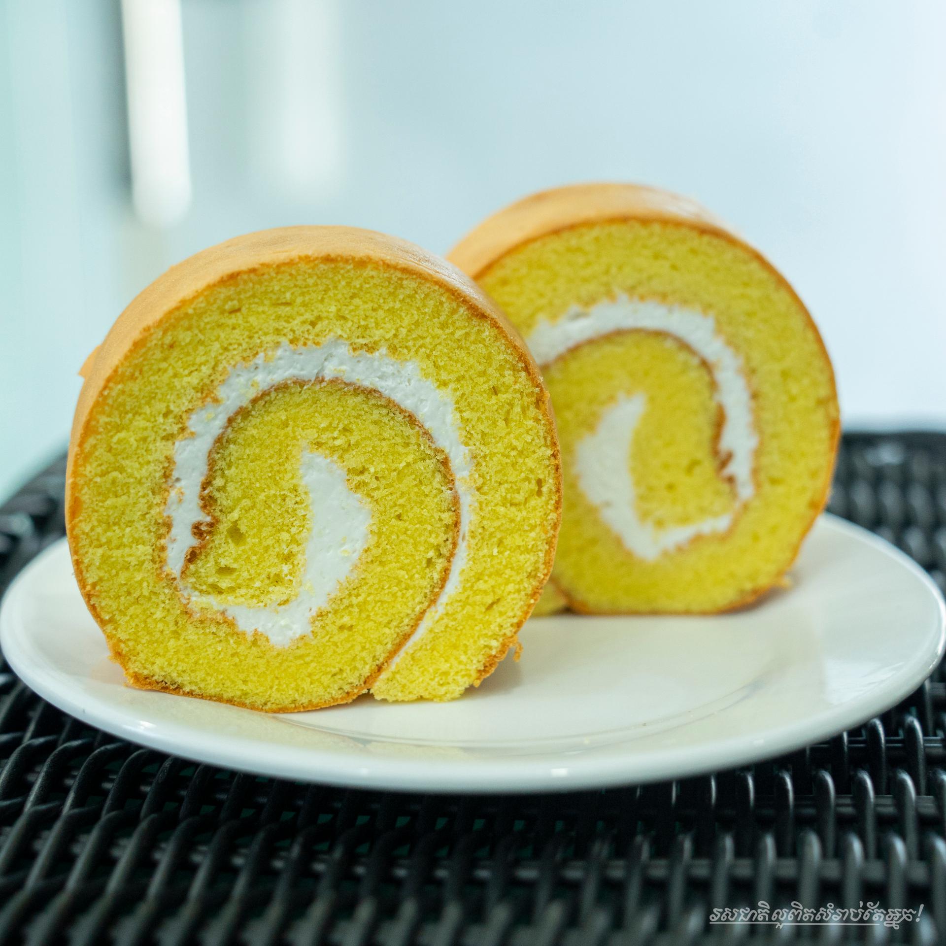 Milk Swiss Roll (Small) 1pcs