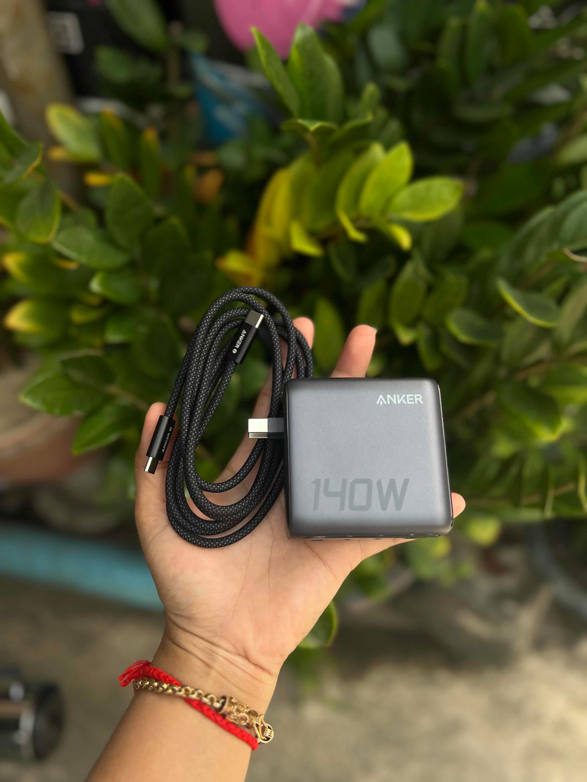 Charger Anker 140w