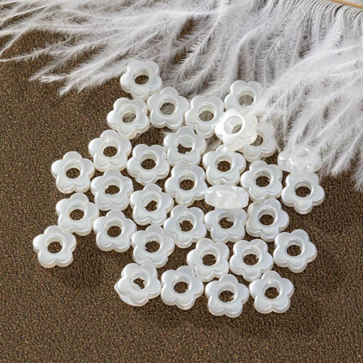 Small petal flower bead