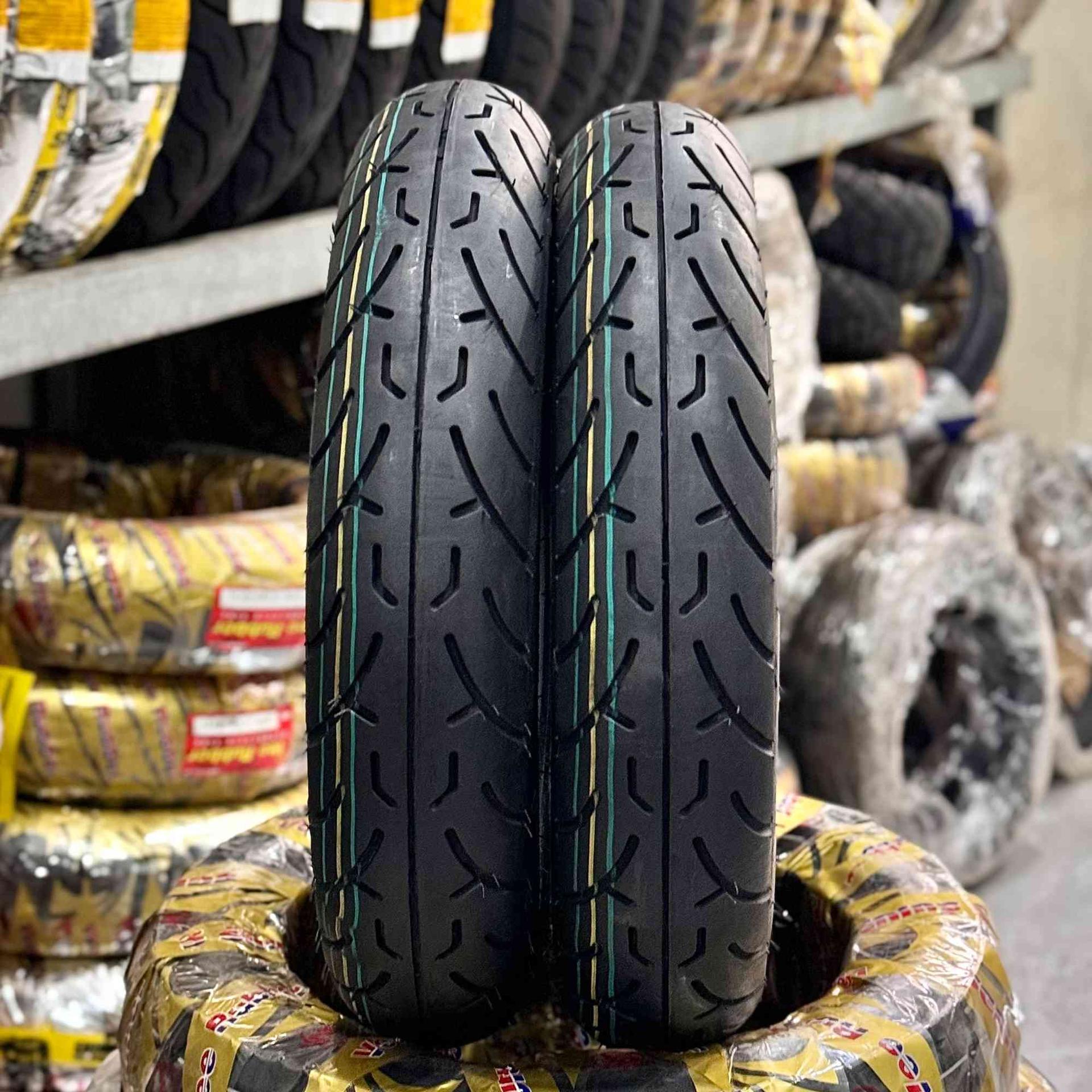 VRM146 (MAXI SCOOTER TIRE)
