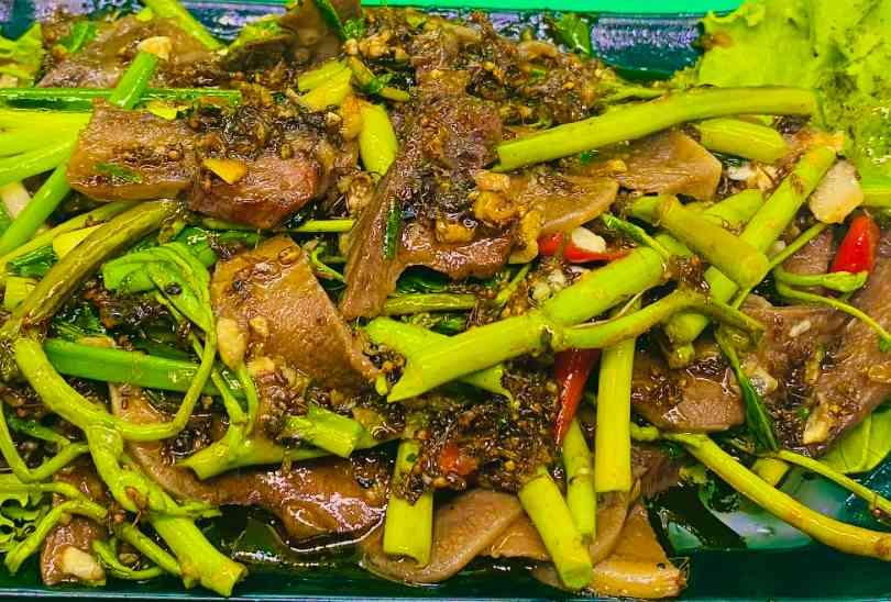 អណ្តាតគោ ឆាអង្ក្រង / 清炒牛舌