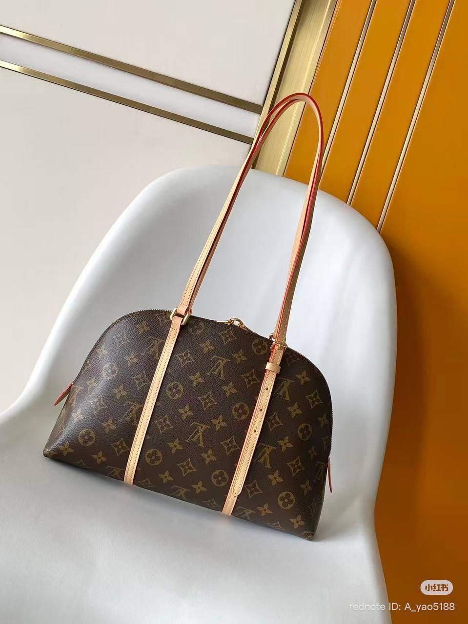 កាបូបម៉ាក”lv ”