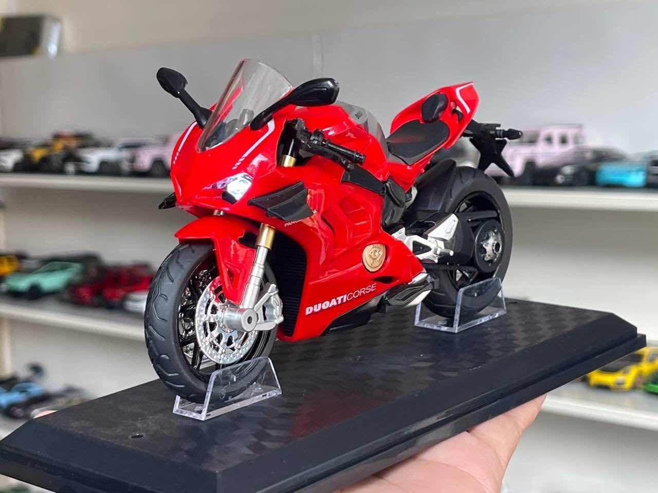 Dugatti V4s