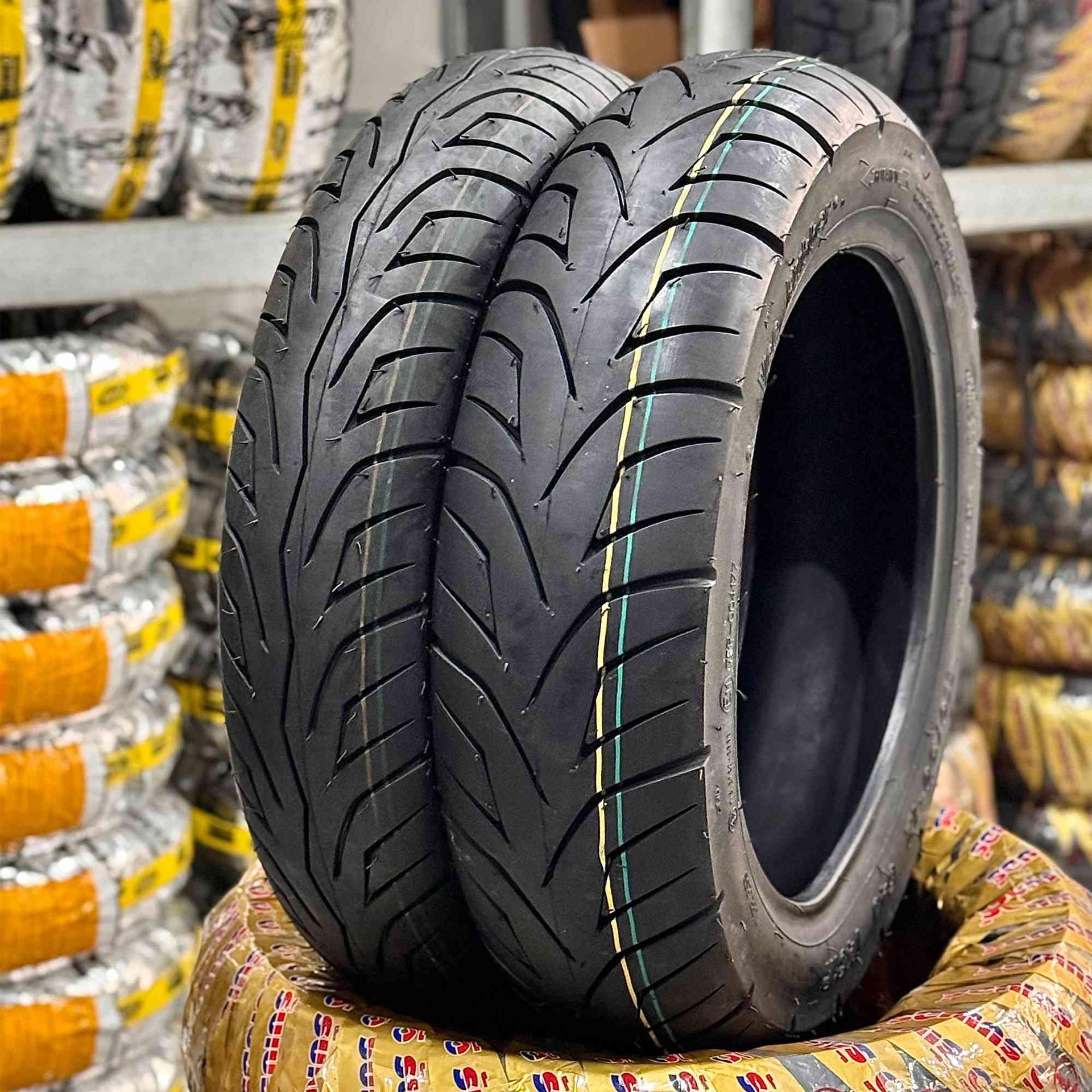 VRM431 (MAXI SCOOTER TIRE)