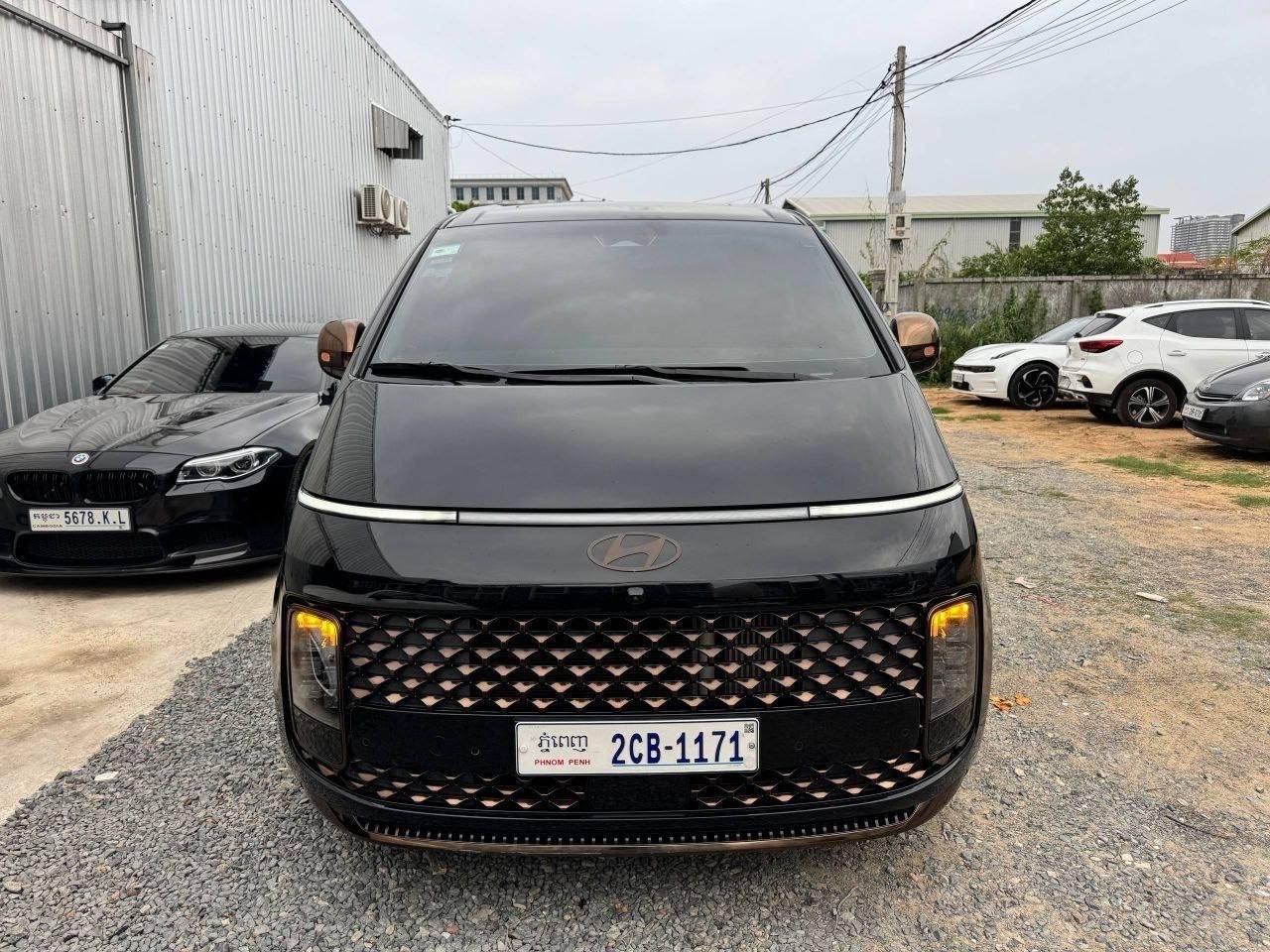 Hyundai Staria
