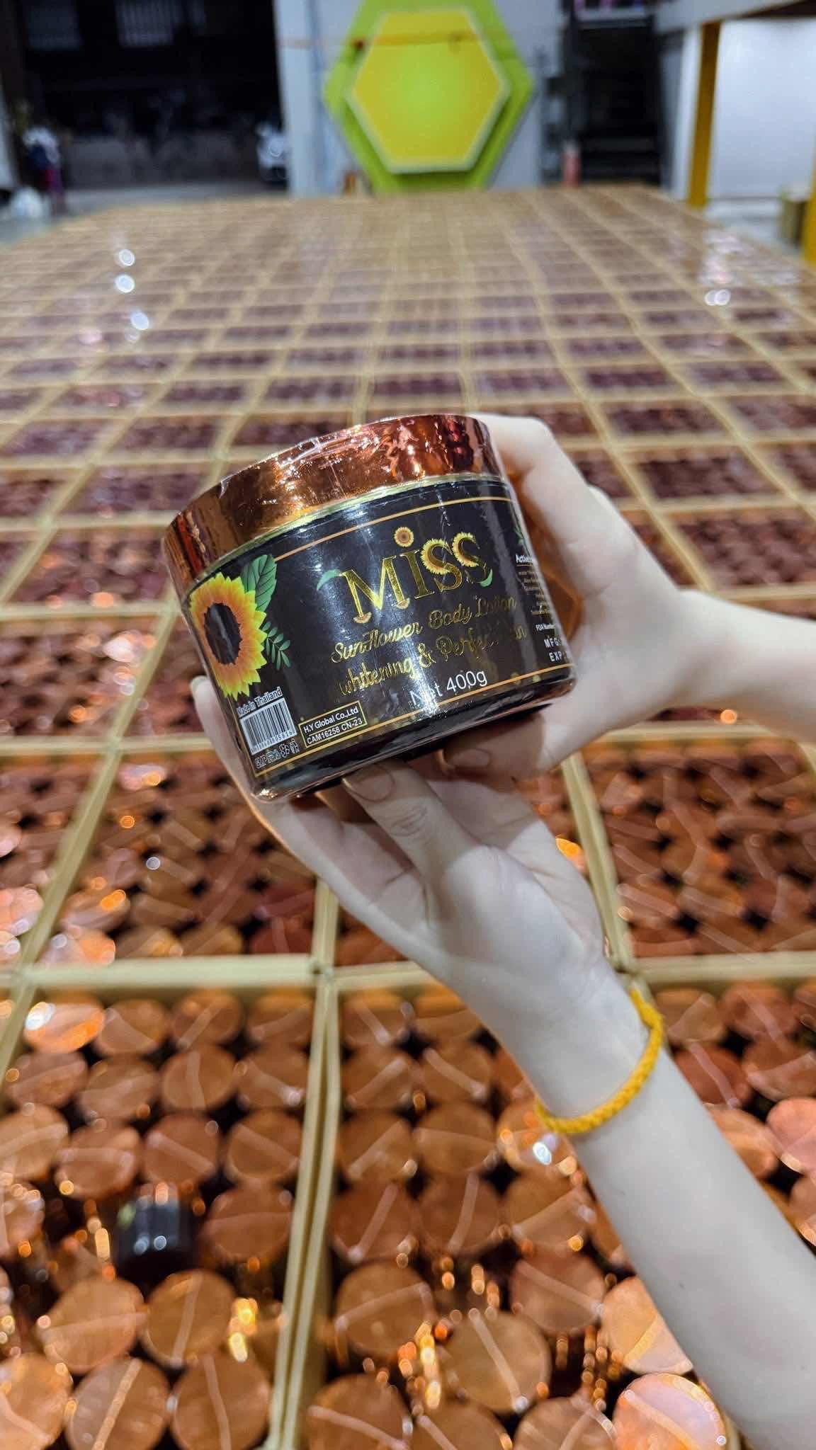 Miss អុកមាស