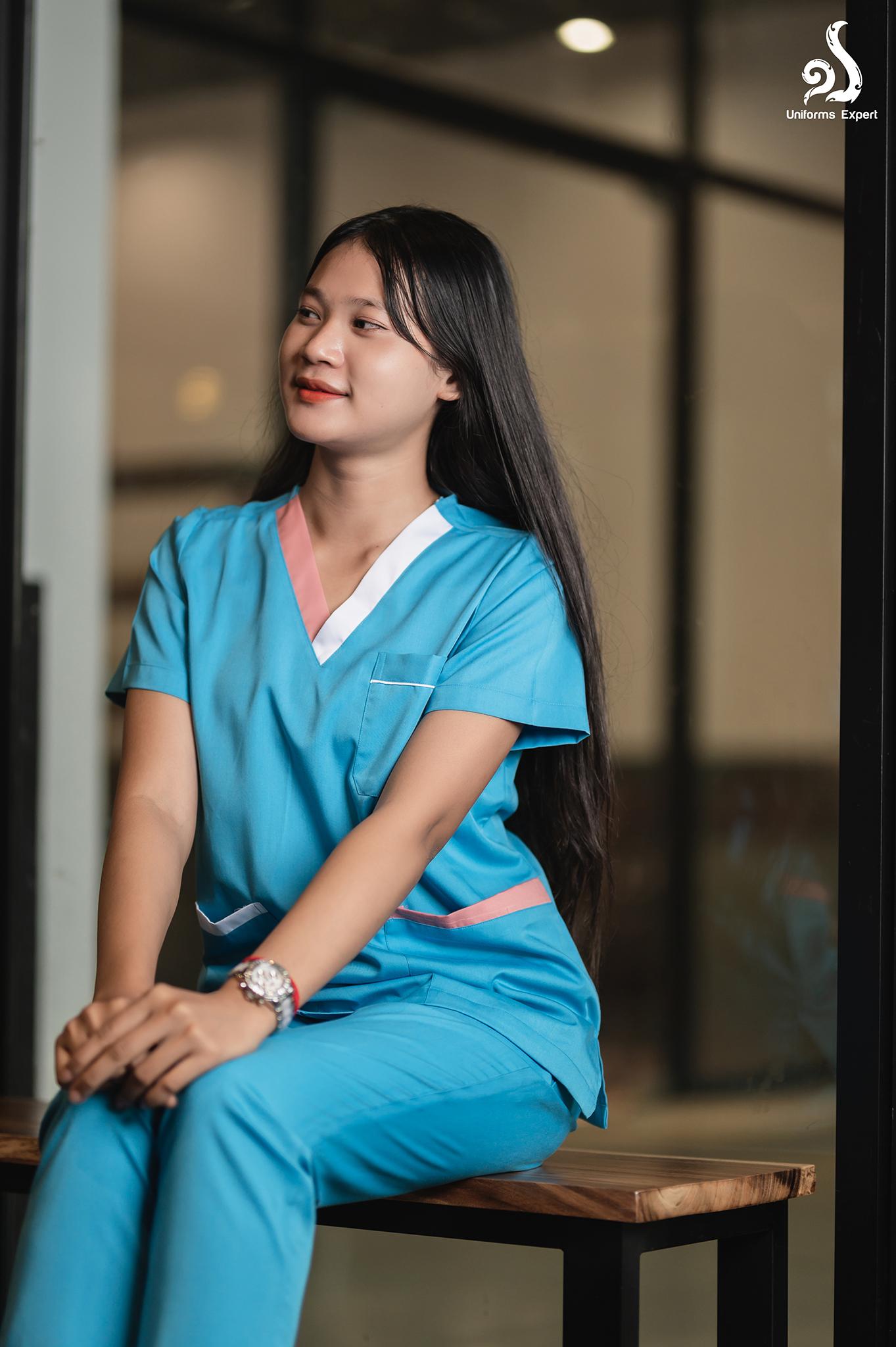 ឈុតនារីពណ៌កាប់ស្តាំង មានឡាយ - Nurse set for woman Turquoise Highlights
