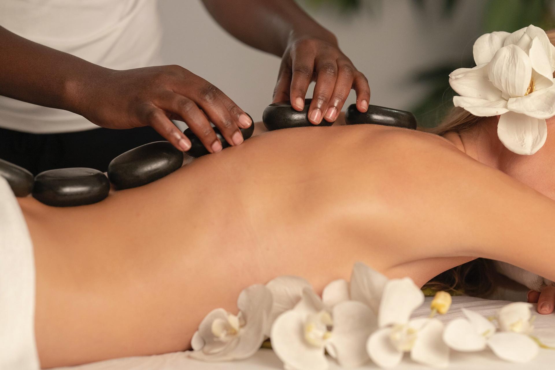 Body Massage (Natural Oil + Hot Stone)