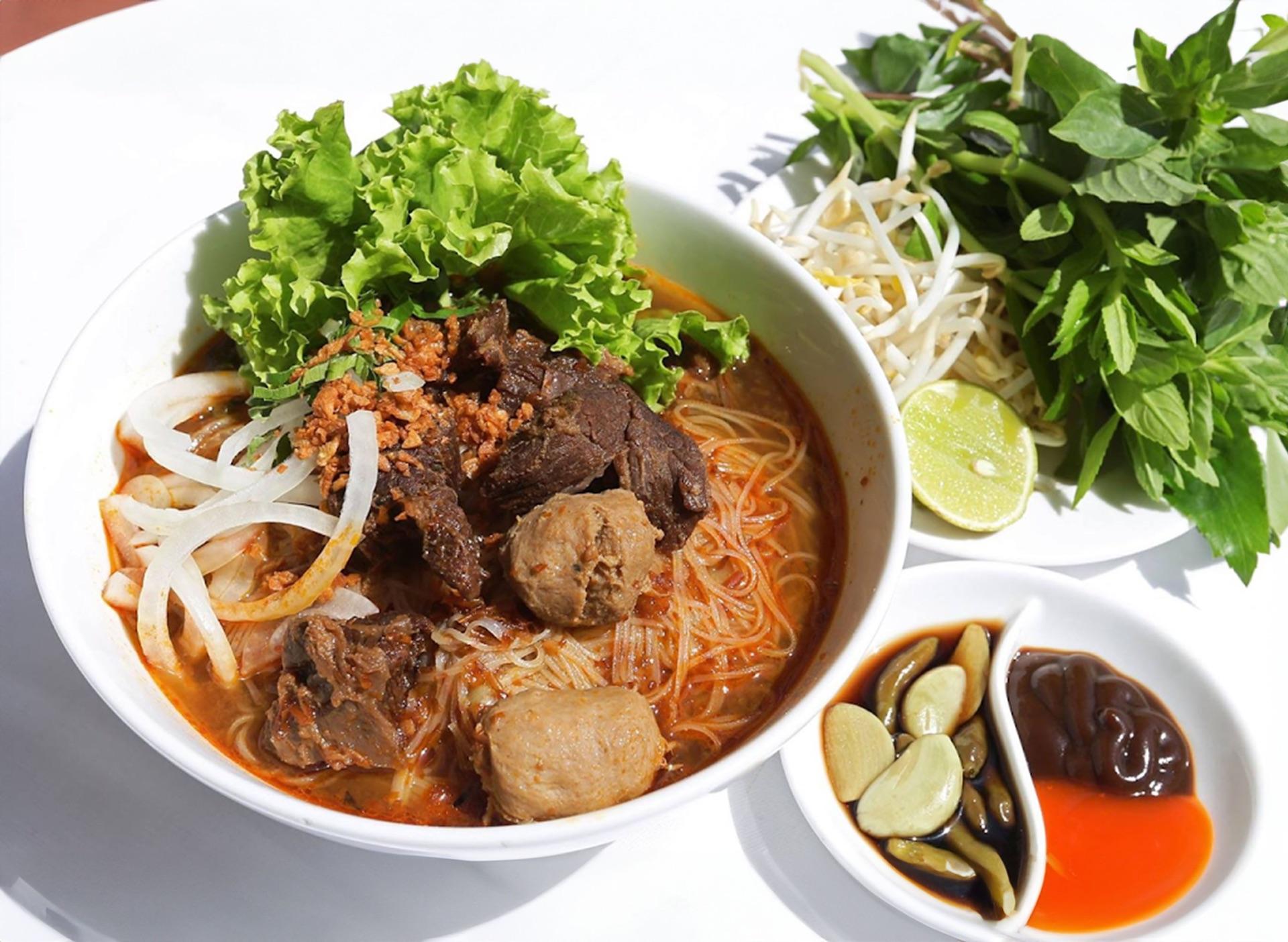 គុយទាវ ខគោ