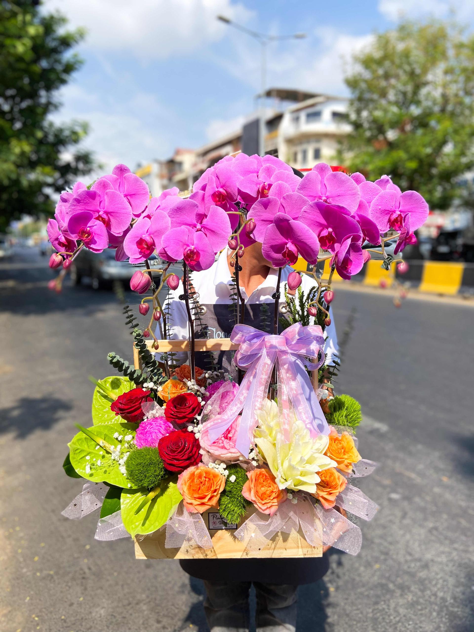 កន្ត្រក់ផ្កា​ជូនពរ​
