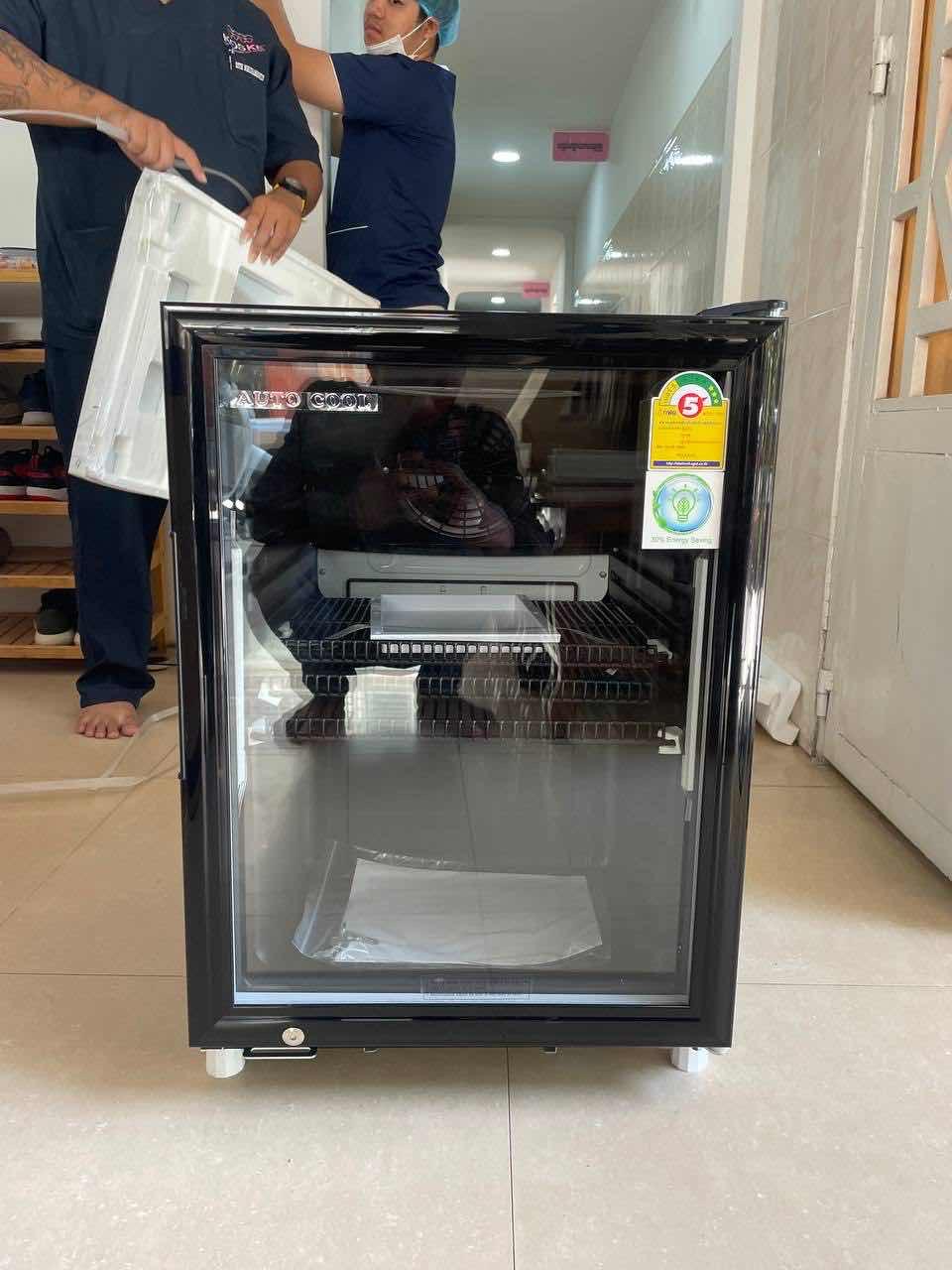 Auto Cool ទូក្លាស្សេខ្នាតតូច - ខ្មៅ