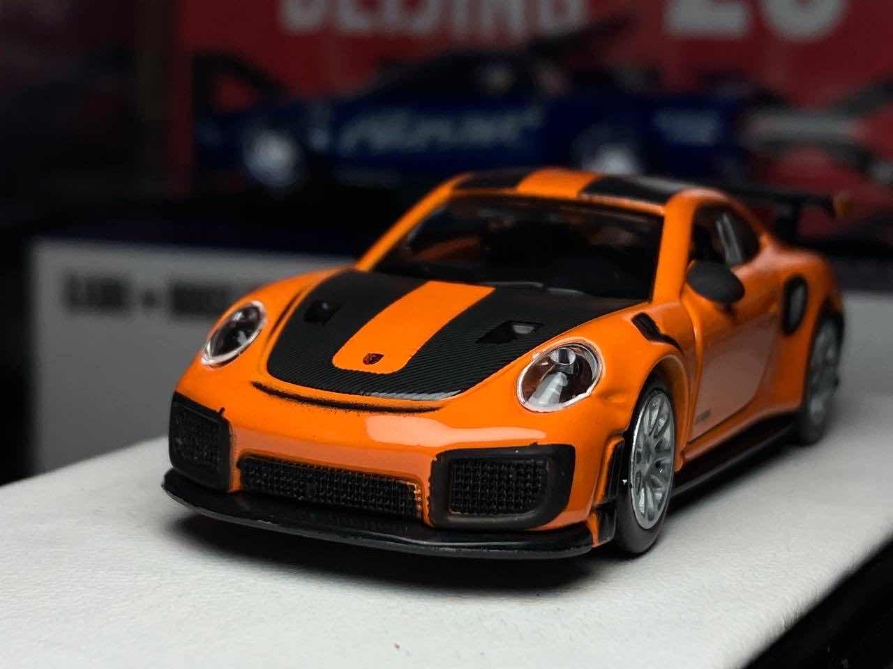1/64 Porsche 911 GT2 RS🟠