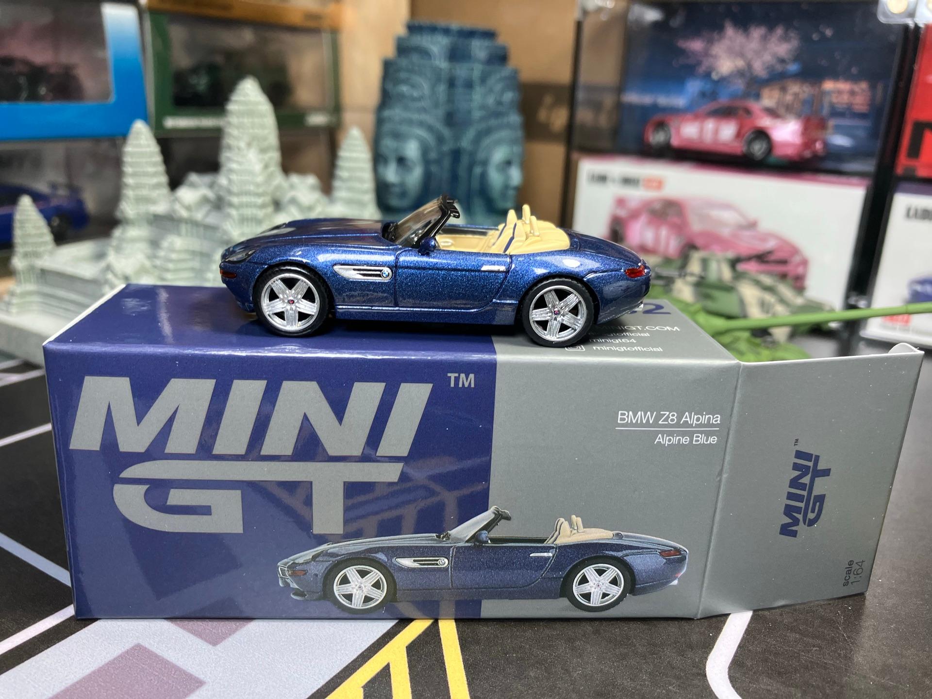 1/64 BMW Z8 Alpina