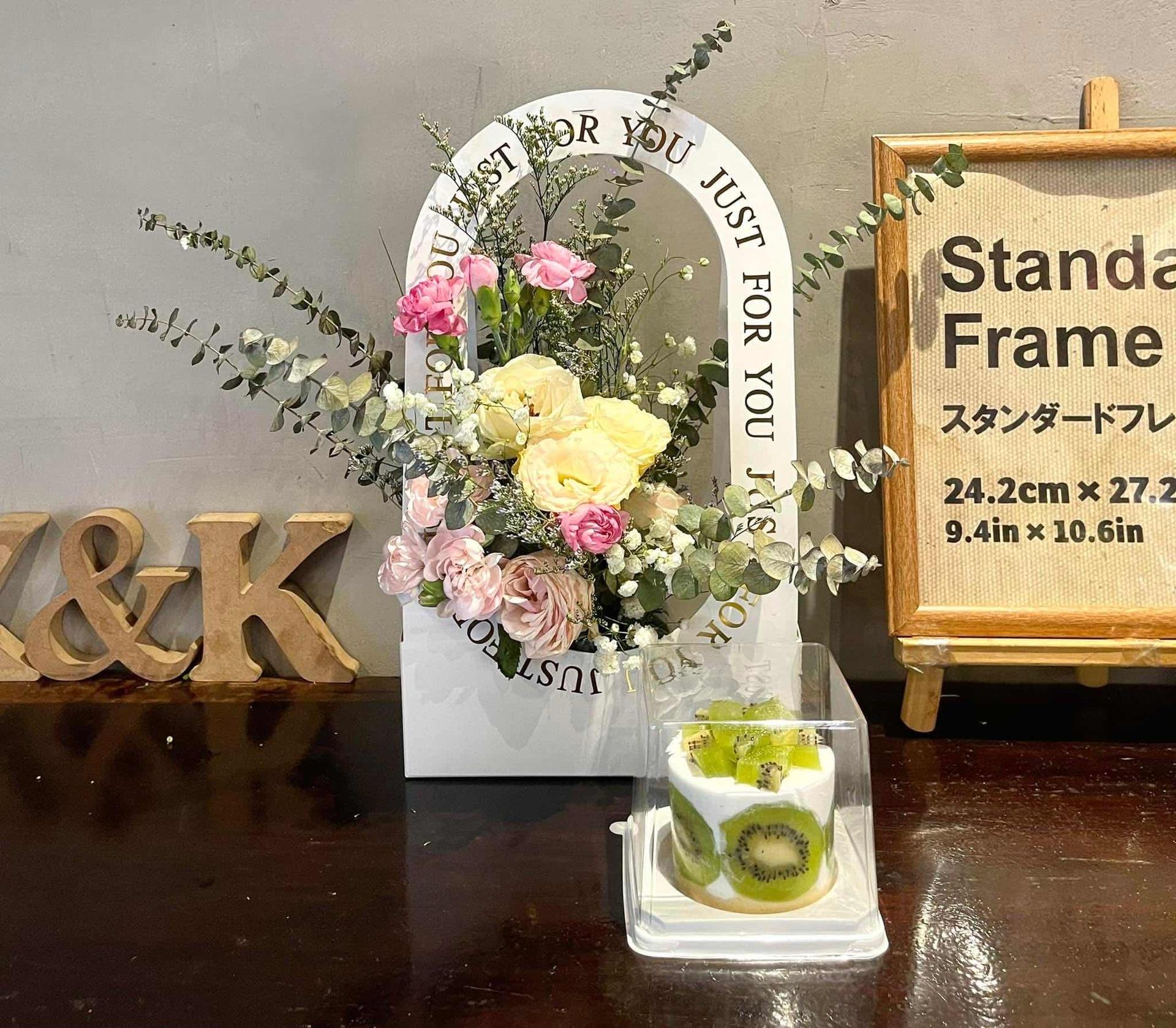 Flower & Mini Cake box