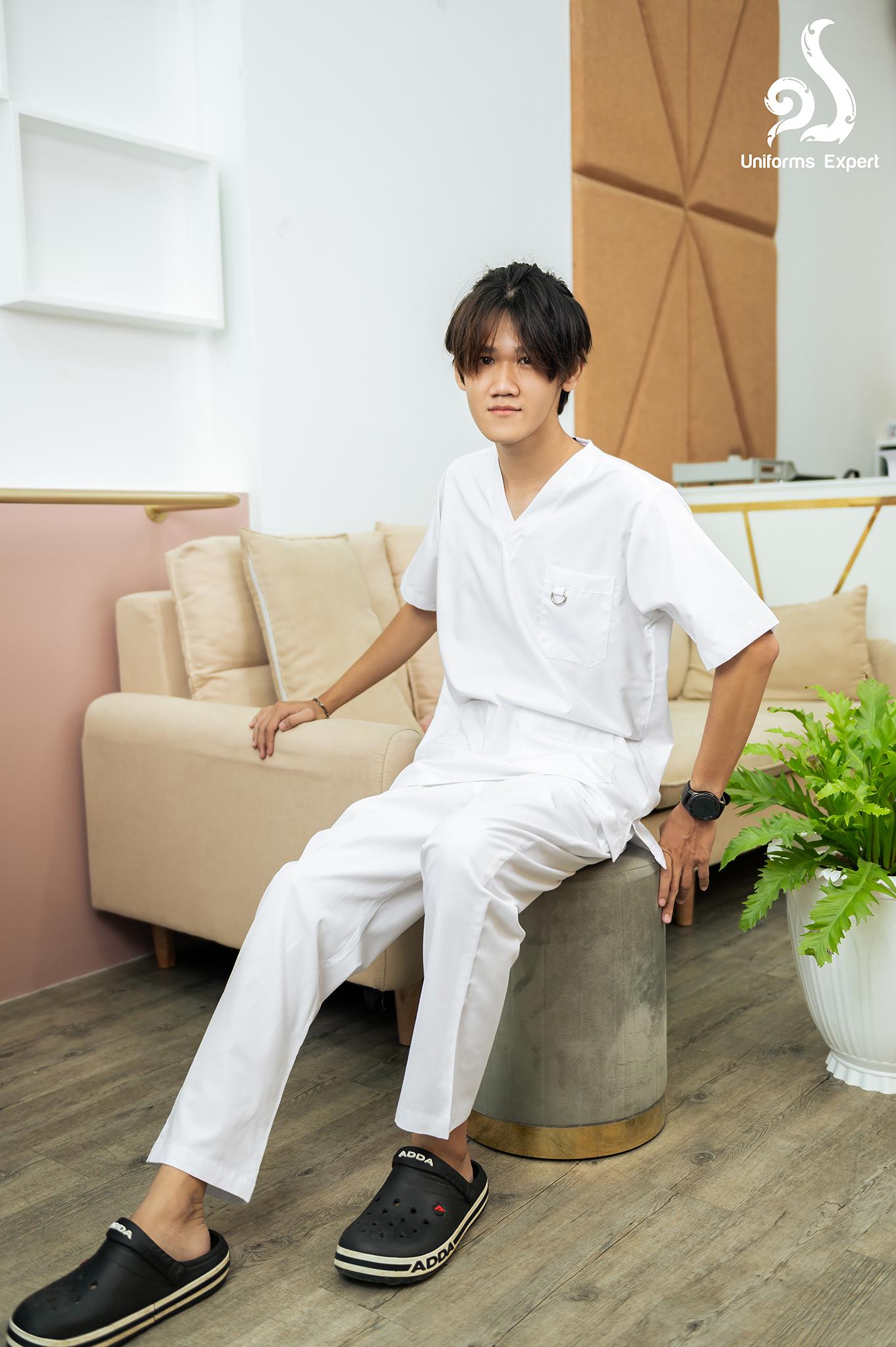 ឈុតបុរសពណ៌ស មានខ្ទាស់ដែក - Nurse set for men  white color