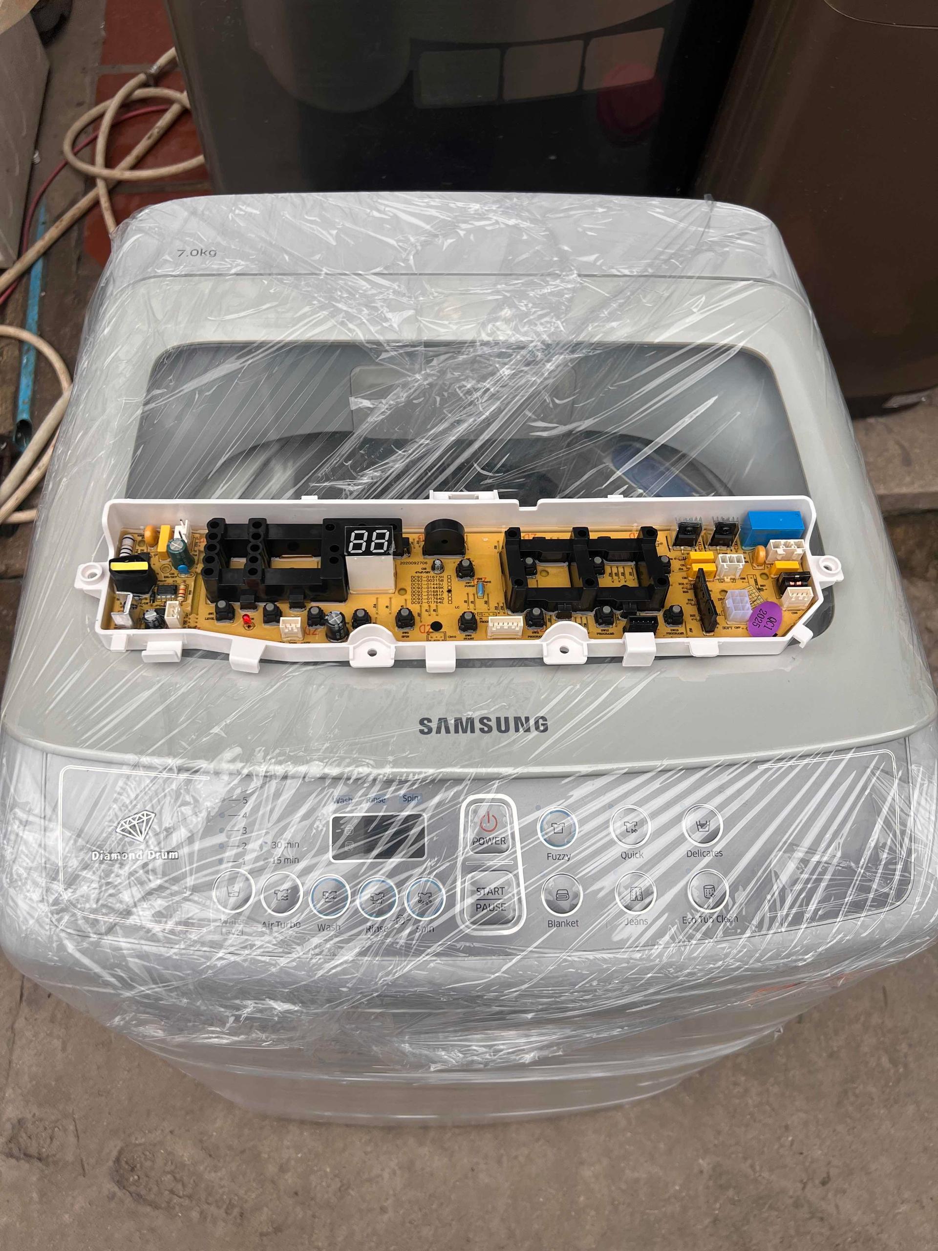 ផ្ទាំងអុីសេទូបោកខោអាវ Samsung