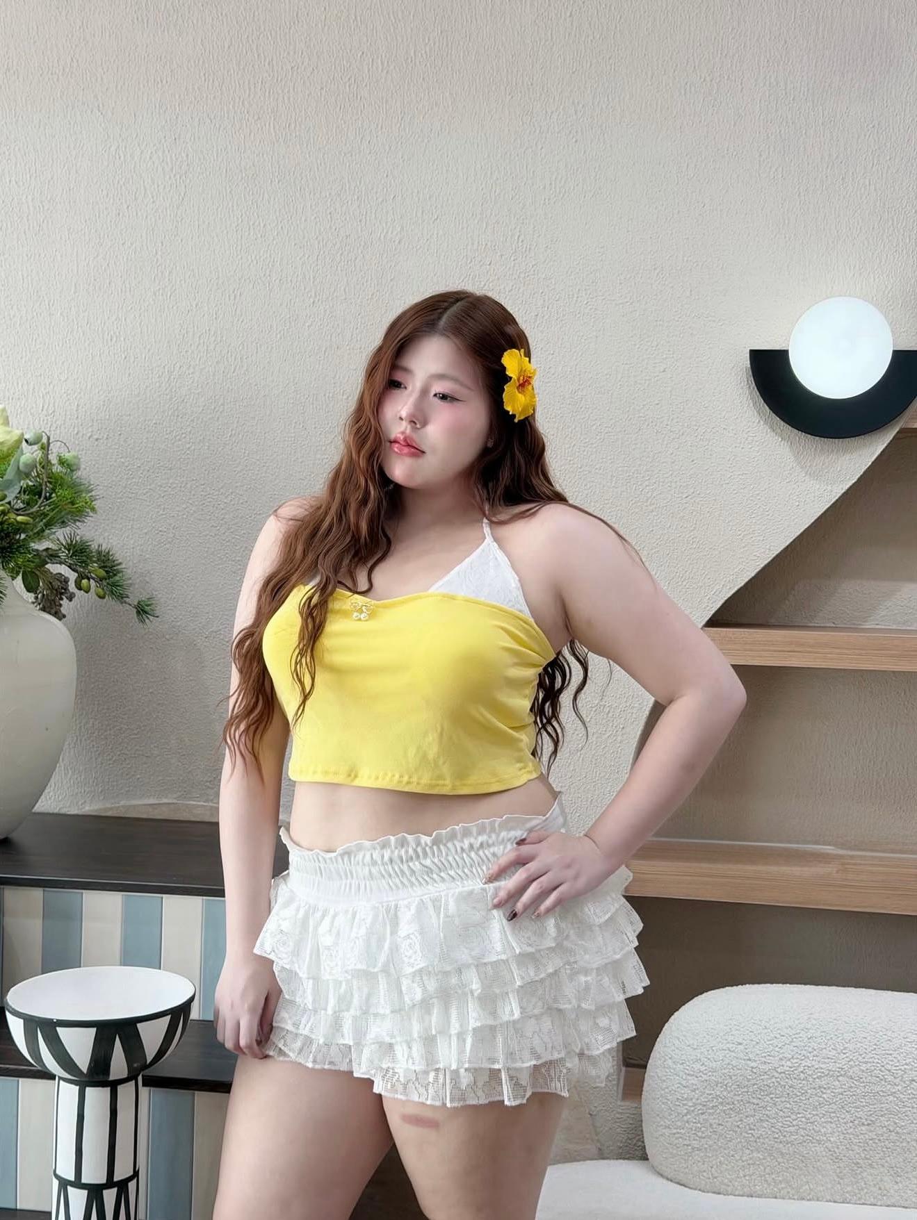 Halter crop top