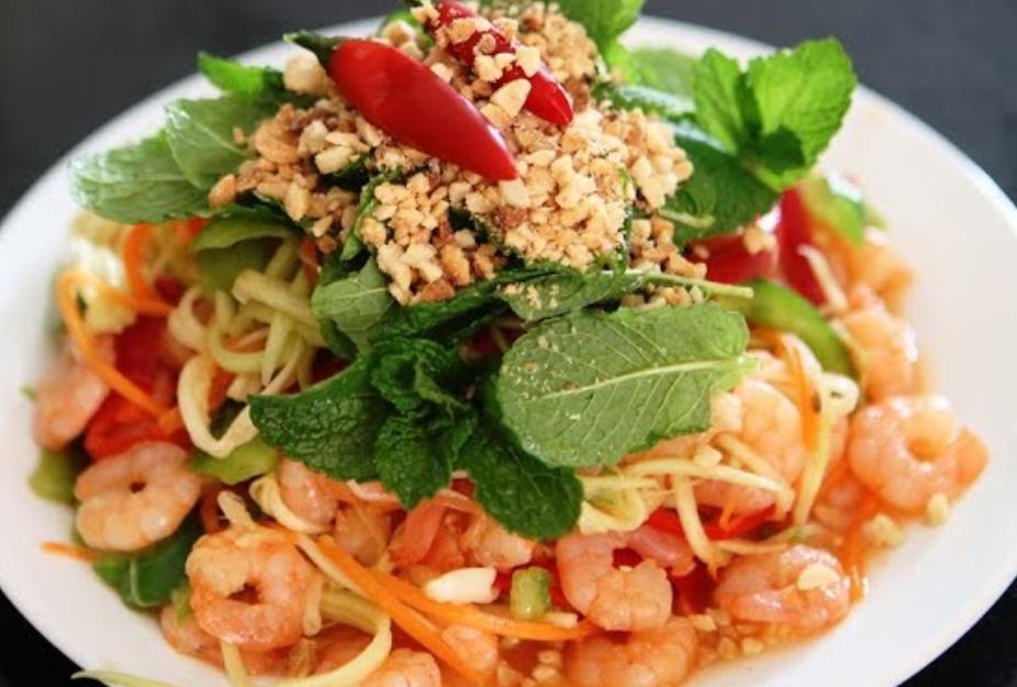 ញាំស្វាយបង្គាក្រៀម / 芒果干和虾