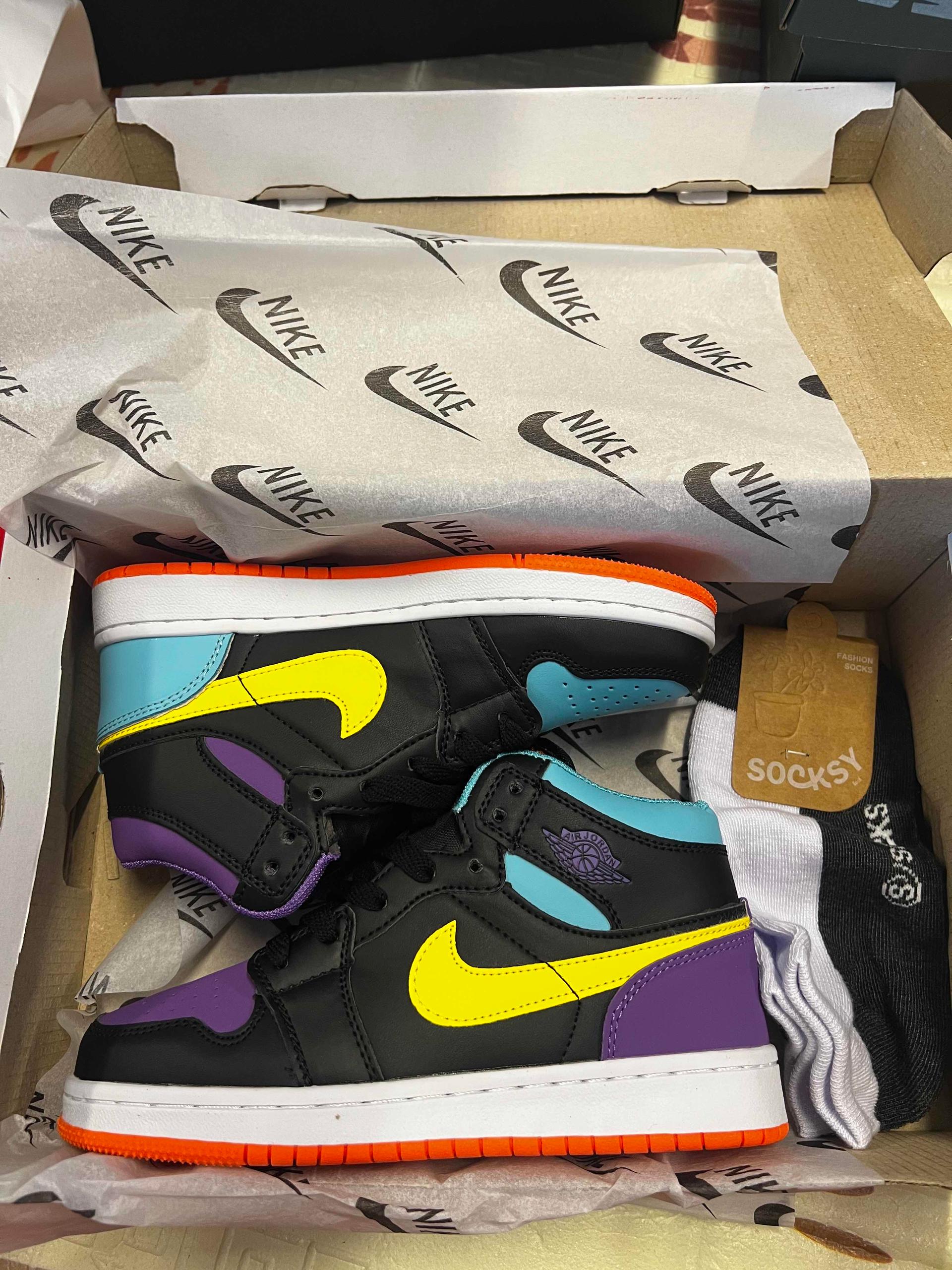 Nike Jordan 1 កវែង