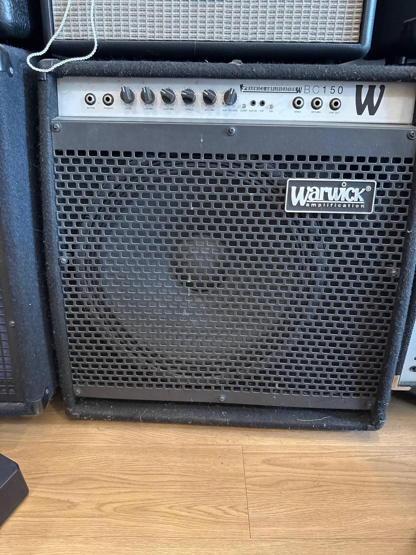 🥁 Warwick BC150 Bass Combo (15") មួយទឹក