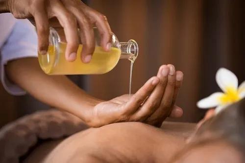Body Massage (Natural Oil)
