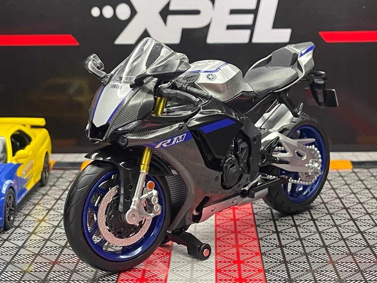 Yahama R1