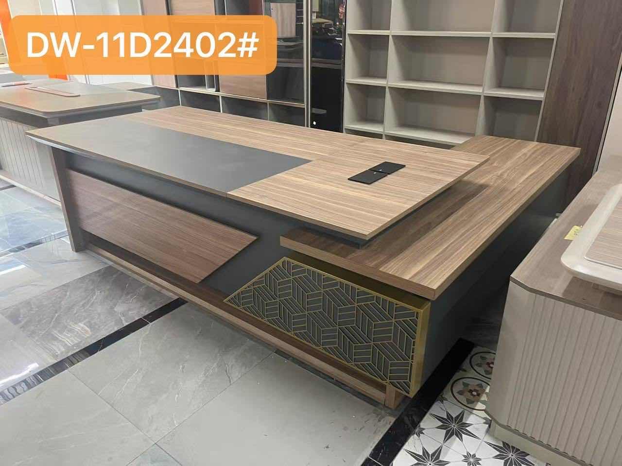 តុប្រធានធំ
