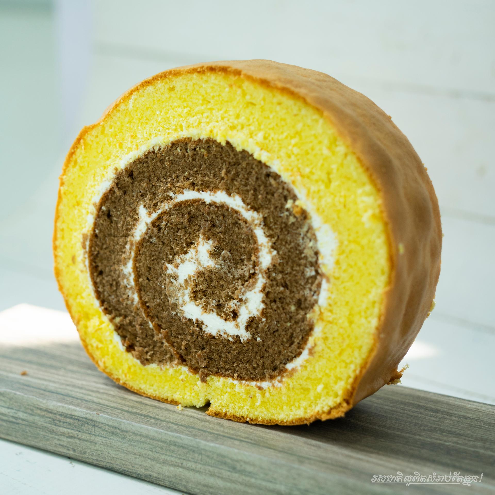 Chocomilk Swiss Roll (Large) 1pcs