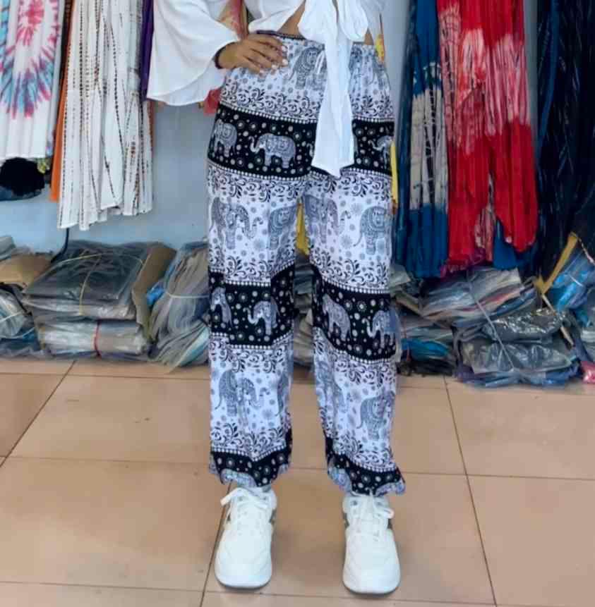 ខោកៅស៊ូជើងរឹត