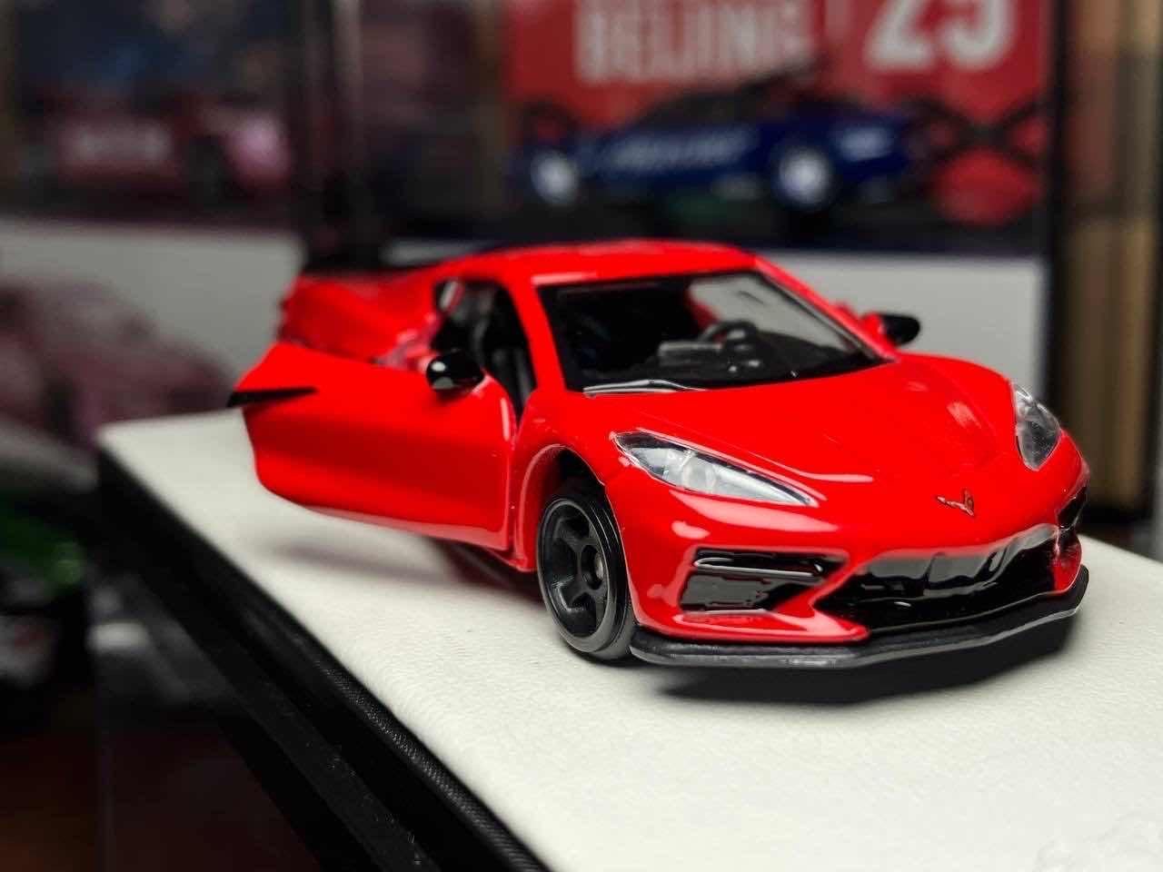 1/64 Chevrolet Stingray Coupe Z51🔴