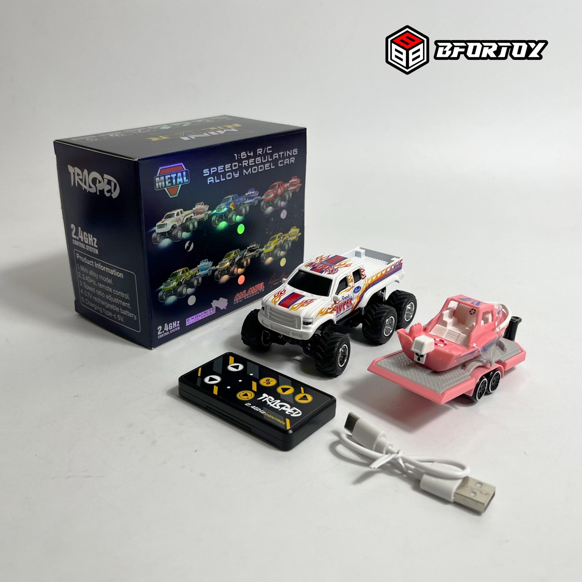 ឡានបញ្ចាដែក Raptor 6x6 អូសទូក