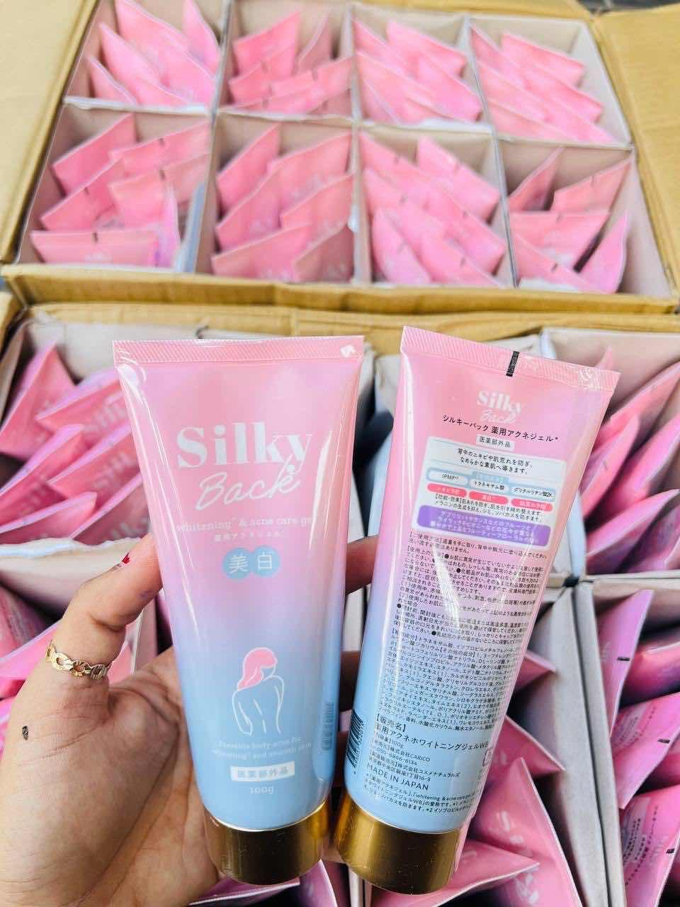 Silky Back Whitening & Acne Gel 🇯🇵