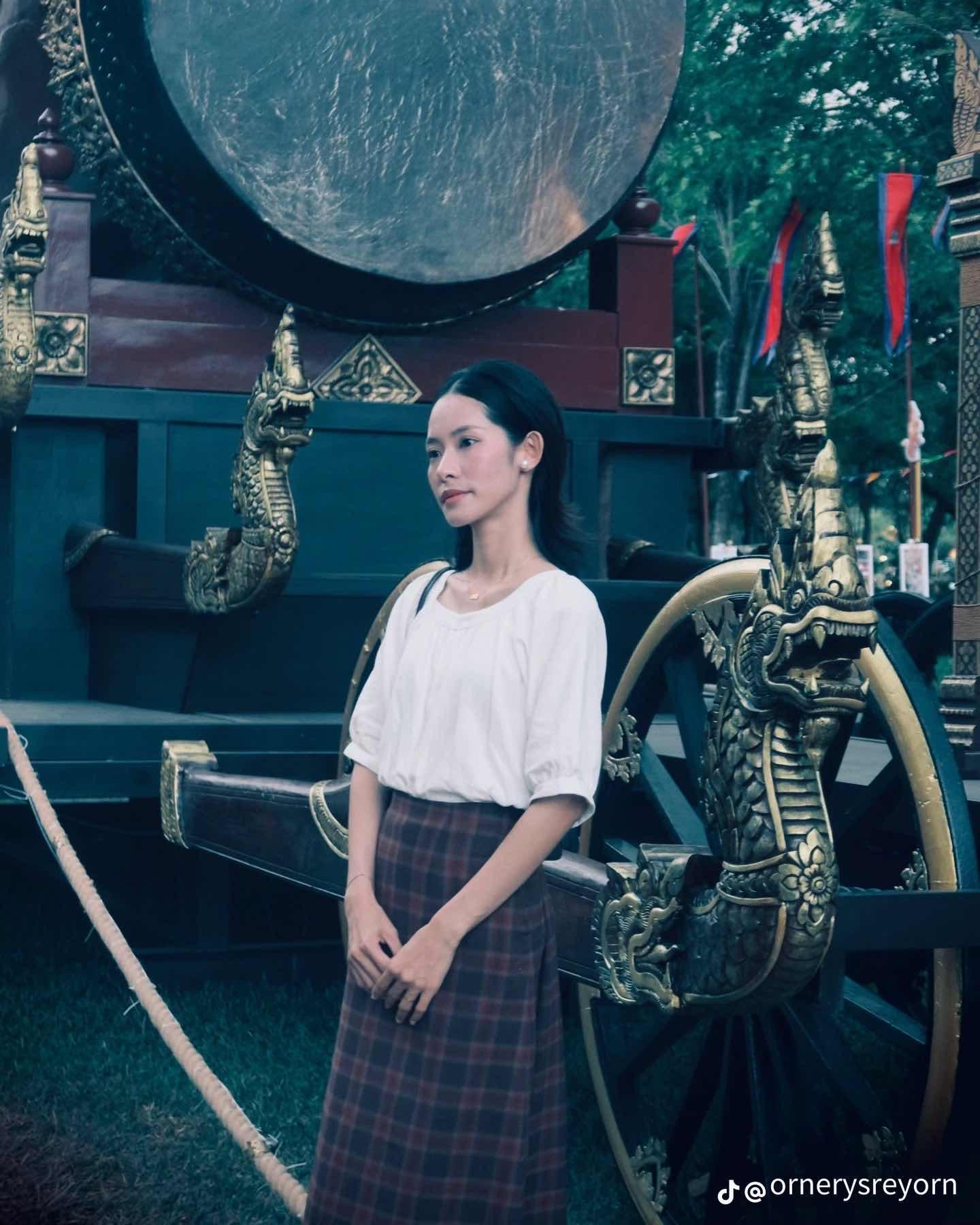 អាវកខ្ទះនារី សាច់ក្រណាត់លេនីន